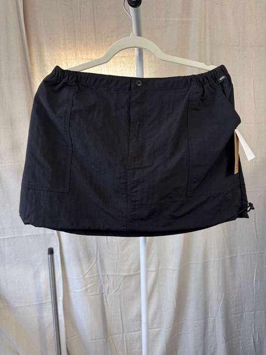 Vans Dresses & Skirts - Vans Black Mini Skirt size medium Sz 16 
length 14